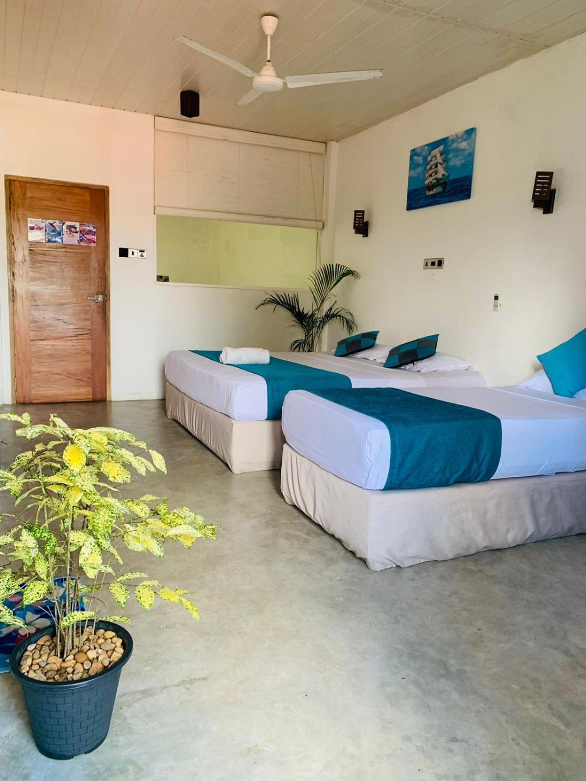 O2 Weligama Hotel & Spa Bagian luar foto